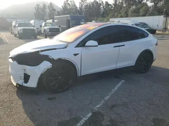 2018 Tesla Model X 5YJXCDE2XJF125954