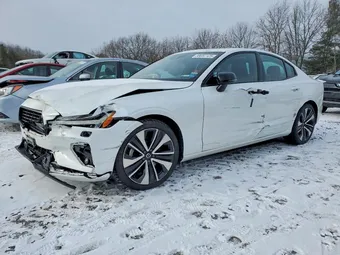 2022 Volvo S60 7JRL12TZ5NG176011