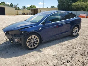 2017 Tesla Model X 5YJXCDE22HF054324
