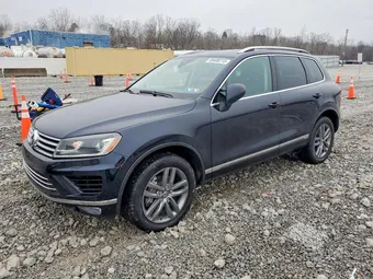 2016 Volkswagen Touareg WVGEF9BP5GD001484