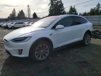 2018 Tesla Model X 5YJXCBE29JF104470