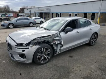 2025 Volvo S60 Core 7JRL12GJ0SG365584