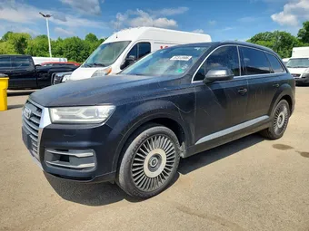 2017 Audi Q7 WA1LAAF72HD040325