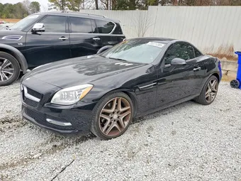 2016 Mercedes-Benz SLK-Class WDDPK3JA4GF120771
