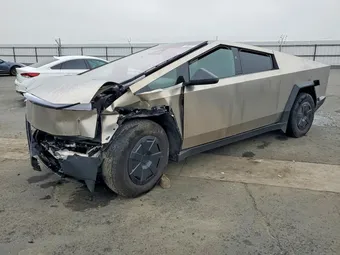 2025 Tesla Cybertruck 7G2CEHEDXSA070628