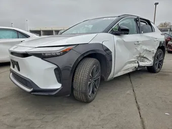2023 Toyota BZ4X XLE JTMABACA0PA034887