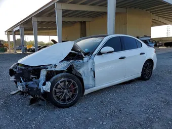2018 Alfa Romeo ZARFAEDN1J7573529