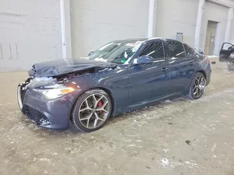 2019 Alfa Romeo ZARFAMAN4K7598022