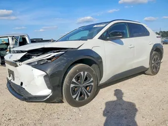 2024 Toyota BZ4X XLE JTMABACA5RA067547