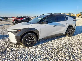 2025 Toyota BZ4X XLE JTMABACA7SA093203