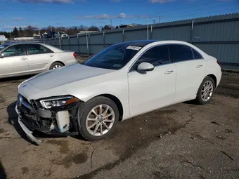 2019 Mercedes-Benz A-Class WDD3G4FB7KW026495