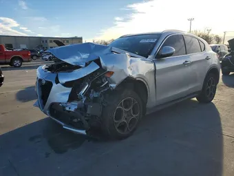 2018 Alfa Romeo ZASFAKBN6J7B88244