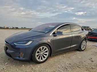 2018 Tesla Model X 5YJXCAE23JF091211