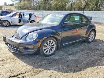 2018 Volkswagen Beetle 3VWJD7AT1JM711129