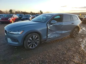 2022 Volvo V60 YV4102WK3N1087464