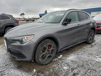 2018 Alfa Romeo ZASFAKPN2J7B90632