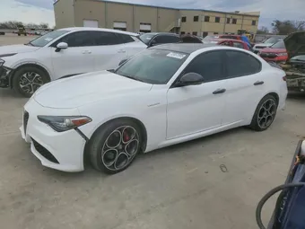 2022 Alfa Romeo ZARFAMBN5N7665374