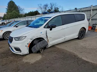 2024 Chrysler Pacifica Hybrid 2C4RC1S71RR147641