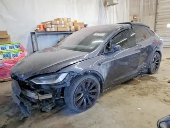 2022 Tesla Model X 7SAXCBE62NF331737
