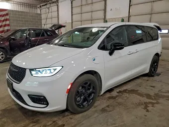 2024 Chrysler Pacifica Hybrid 2C4RC1S72RR134672