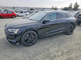 2019 Audi e-tron WA1VAAGE7KB012304