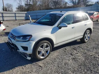 2015 Volkswagen Touareg WVGEP9BP2FD002698