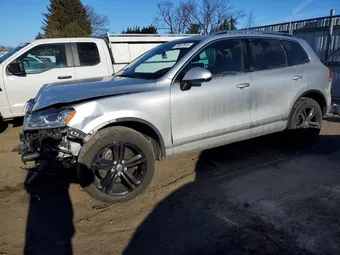 2017 Volkswagen Touareg WVGRF7BP7HD002031