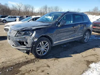 2016 Volkswagen Touareg WVGEF9BP0GD010318