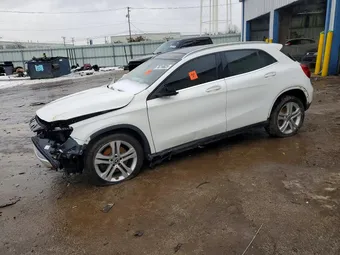 2019 Mercedes-Benz GLA-Class WDCTG4GB0KU014316