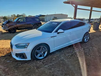 2022 Audi A5 WAUDACF50NA013090