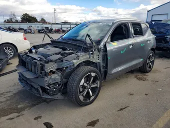 2019 Volvo XC40 YV4162UKXK2139776