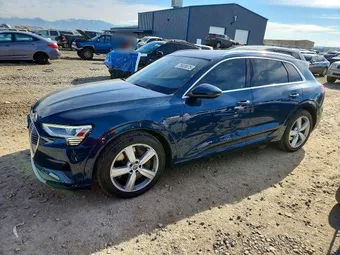 2019 Audi e-tron WA1LABGE5KB020950