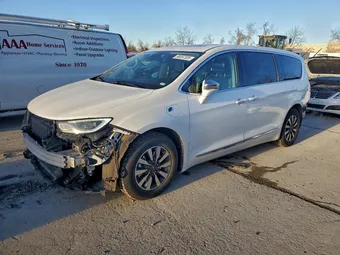 2022 Chrysler Pacifica Hybrid 2C4RC1S75NR183536