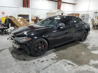 2019 Alfa Romeo ZARFAMAN3K7616221