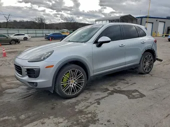 2016 Porsche Cayenne Hybrid WP1AE2A21GLA17561