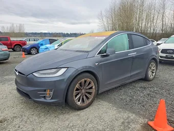2018 Tesla Model X 5YJXCBE20JF127748