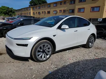 2026 Tesla Model Y 7SAYGDED9TA500973