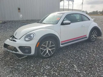 2018 Volkswagen Beetle 3VWSD7AT1JM711605