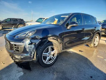 2016 Porsche Cayenne WP1AA2A2XGKA15776