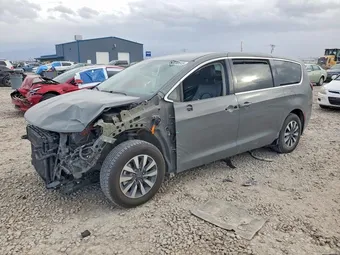 2022 Chrysler Pacifica Hybrid 2C4RC1L77NR129864
