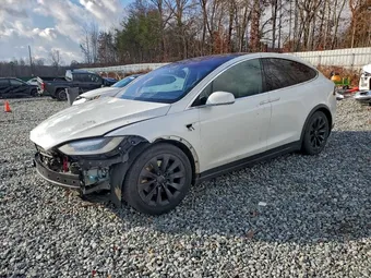 2017 Tesla Model X 5YJXCBE29HF064370