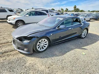 2018 Tesla Model S 5YJSA1E23JF261860