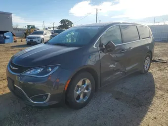 2020 Chrysler Pacifica Hybrid 2C4RC1H75LR287514