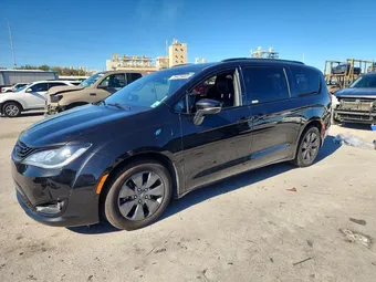 2019 Chrysler Pacifica Hybrid 2C4RC1N74KR584857