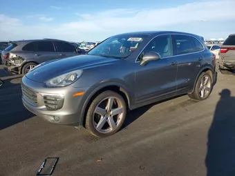 2016 Porsche Cayenne WP1AA2A27GLA09301