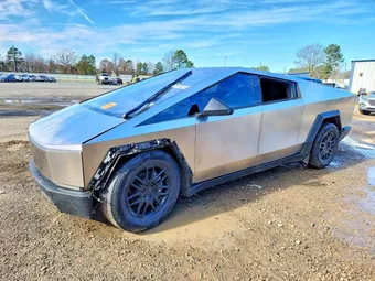 2025 Tesla Cybertruck 7G2CEHED7SA073633