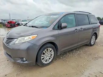 2017 Toyota Sienna 5TDYZ3DC9HS775551