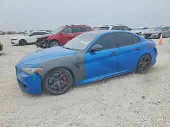 2018 Alfa Romeo ZARFAEAV2J7586536