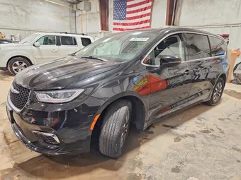 2023 Chrysler Pacifica Hybrid 2C4RC1L76PR554544