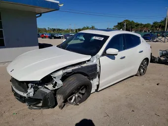2021 Maserati Levante ZN661YUAXMX378525